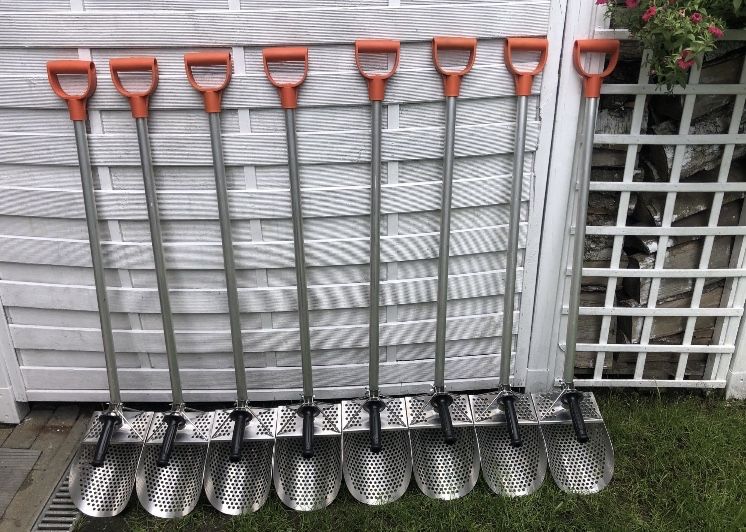 Sito do poszukiwań sand scoop w piasku wodzie plaży wykrywacz metali