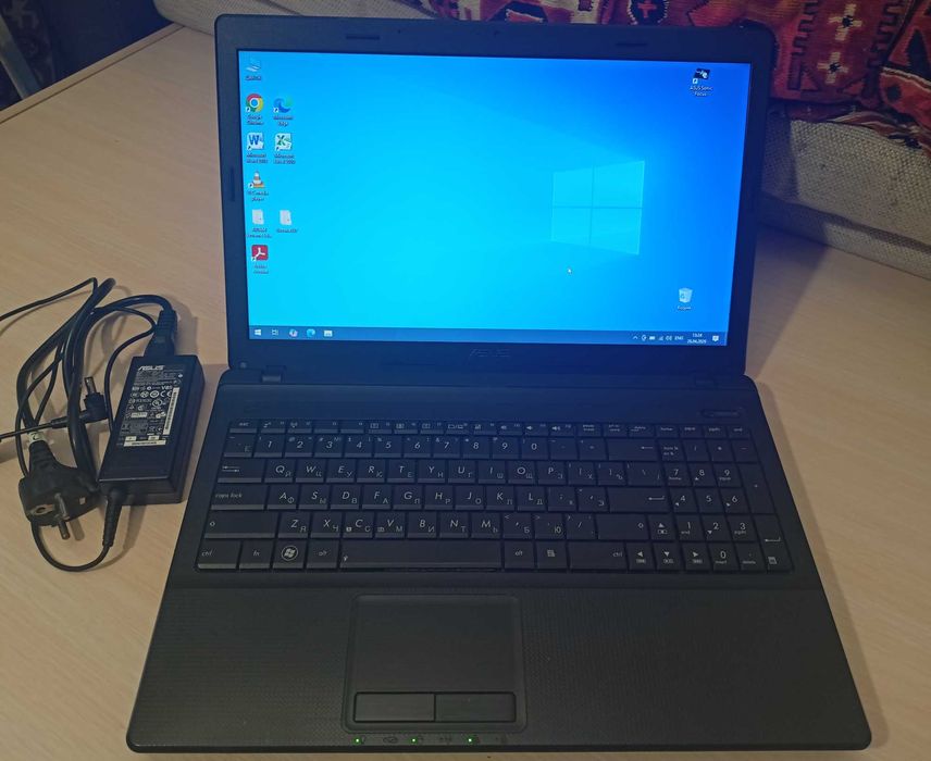 Ноутбук 15.6" ASUS X54C / Core i3 2.3GHz / 6GB RAM / хороша батарея