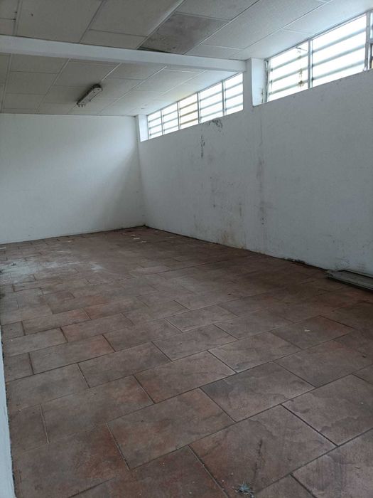 Aluga-se armazém em Mosteiró Vila do Conde