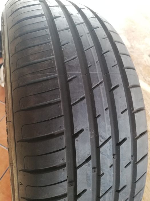 Pneu 215/60R16 99H novo