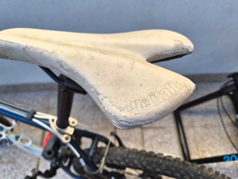 Bicicleta roda 26 e rolo de treino