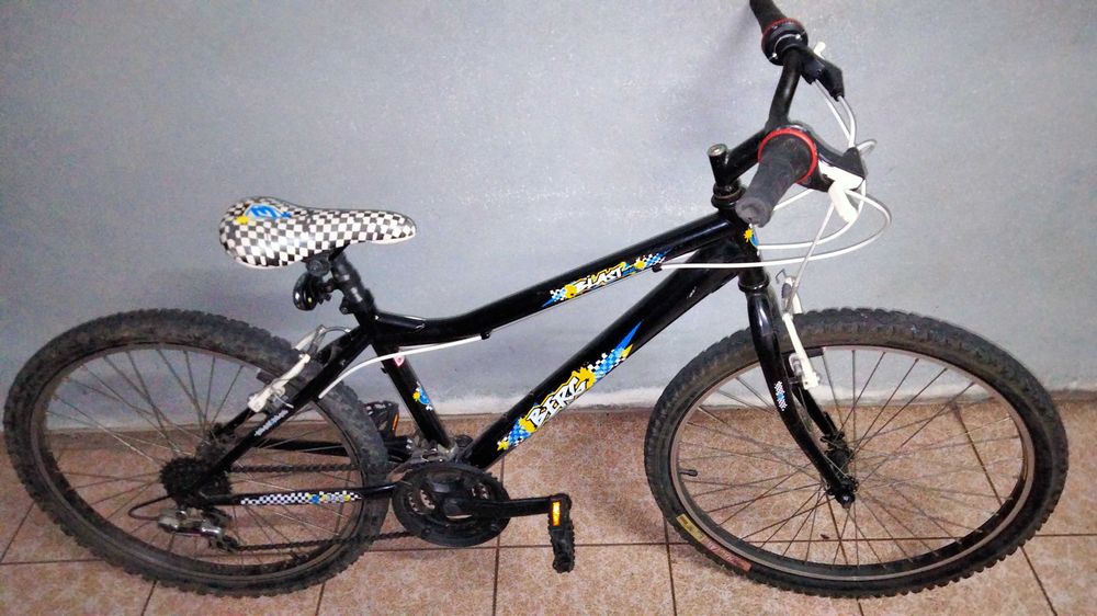 Bicicleta roda 24" em bom estado