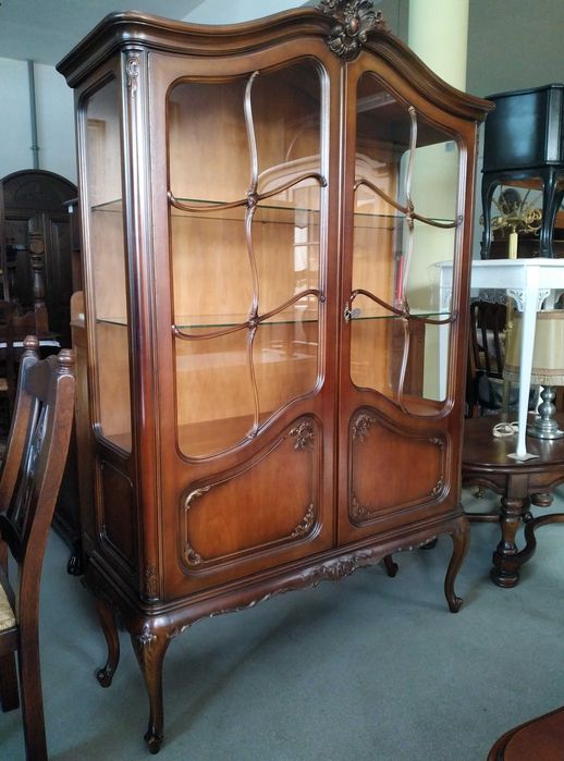 Piękna witryna - serwantka Ludwik Warrings po renowacji