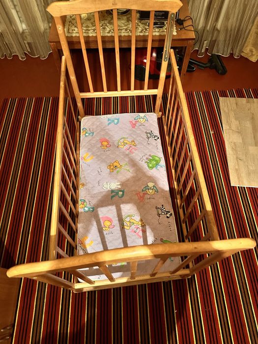 Детская кровать с матрасом