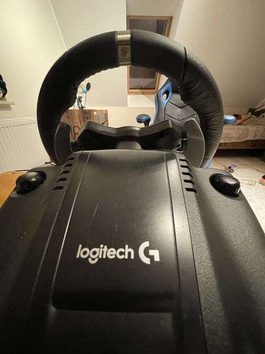 Sprzedam kierownicę do gier Logitech G920 Driving Force wraz z pedałami.