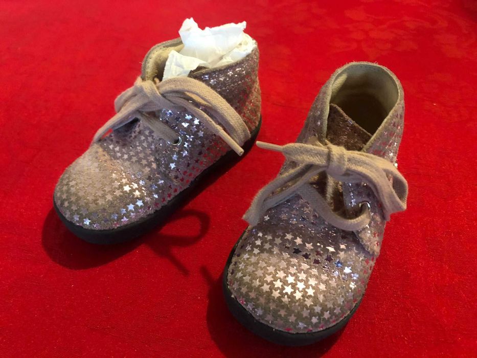 Sapatos Falcotto rosa com brilhantes para criança tamanho 20