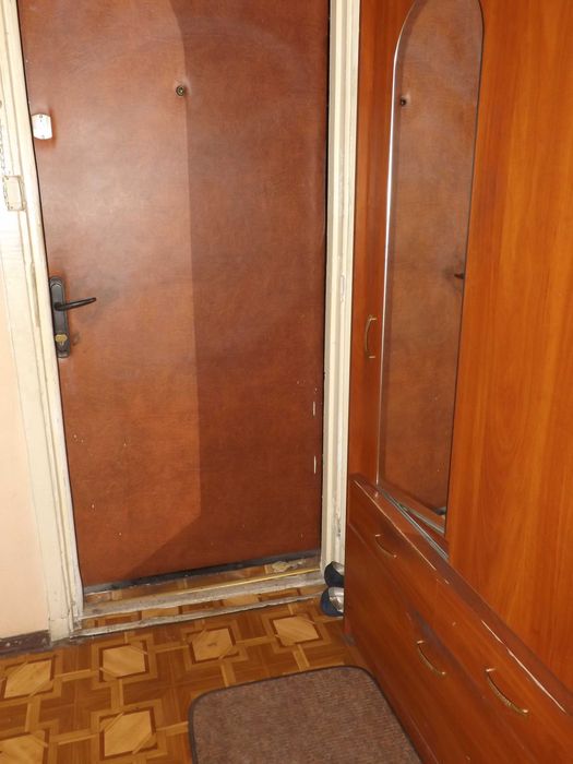 Здається кімната. Метро Харьківська, Вирлиця