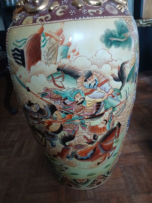 Pote chinês e vaso, muito bonito, anos 80.