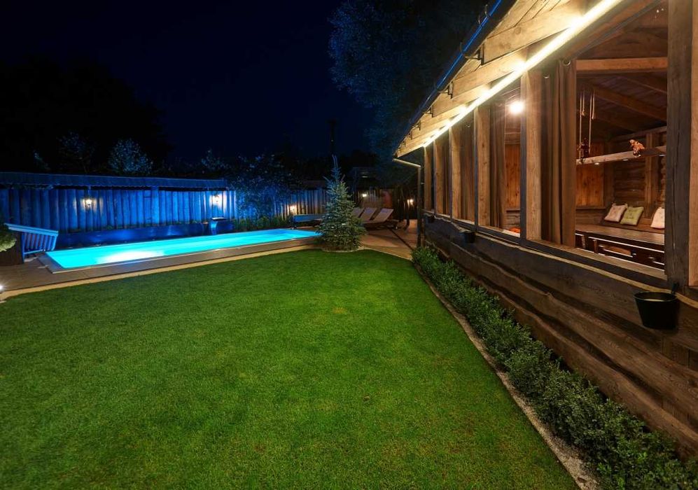 Дом 300 кв. Открытый бассейн с подогревом, сауна, джакузи, бильярд.