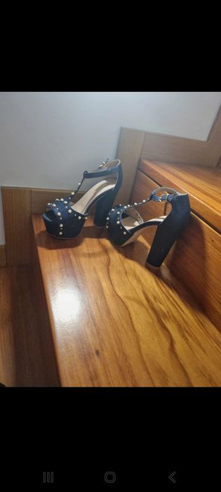 Sandálias marca different