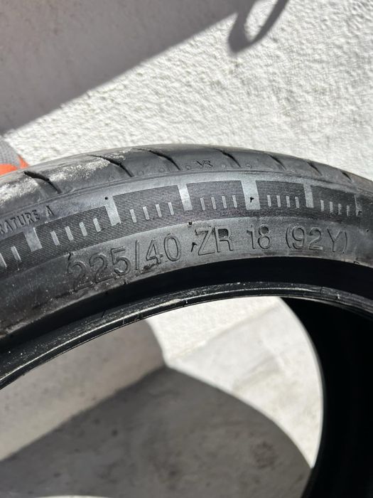 225/40/18 2 pneus