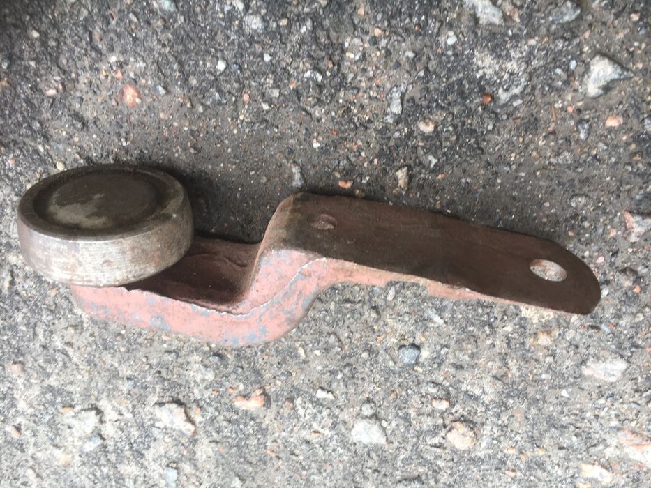 Кронштейн з підшіпніком