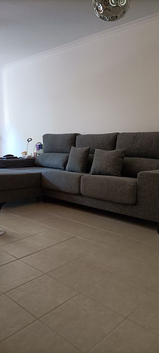 Sofá com Chaise Long semi novo