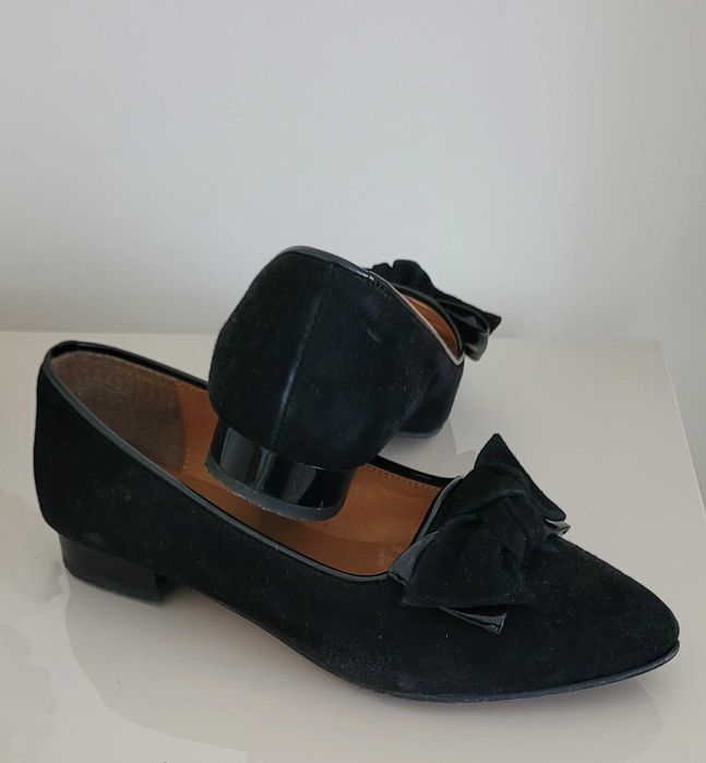 Sapatos completamente novos