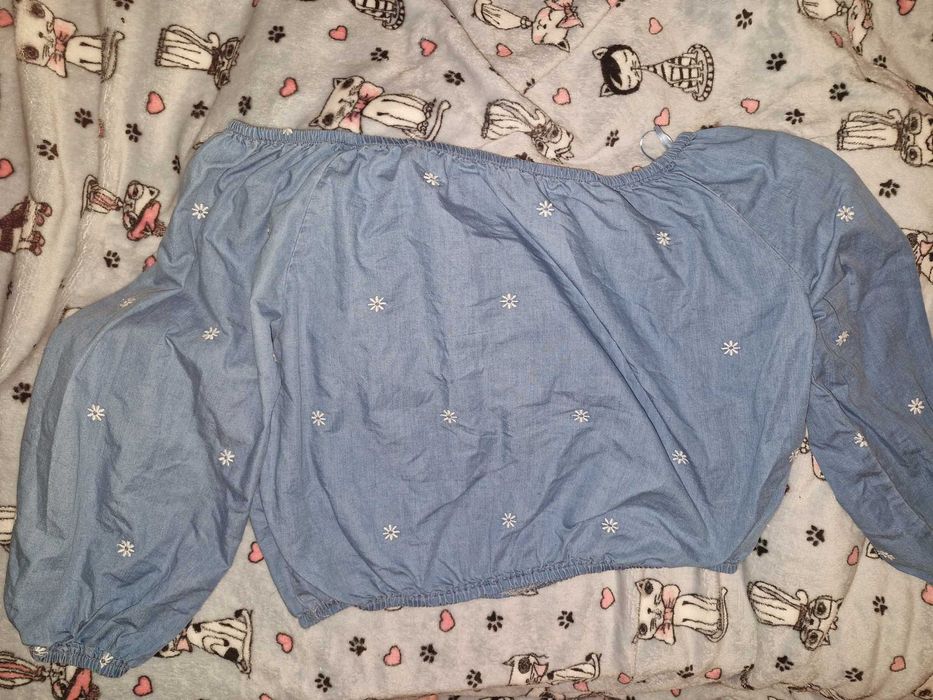 джинсовая кофта с белыми цветами