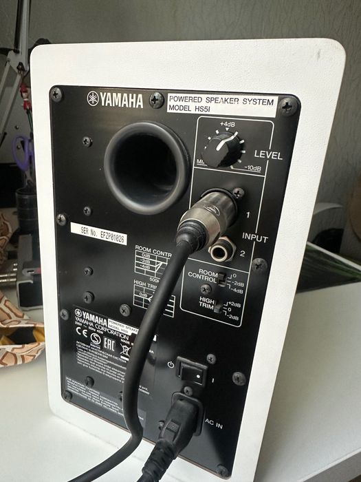 Монітори Yamaha HS5I (пара) комутація та звукова карта