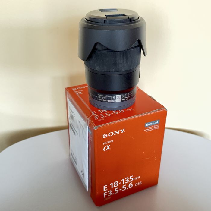 Obiektyw Sony E 18-135 mm f/3.5-5.6 OSS (SEL18135).