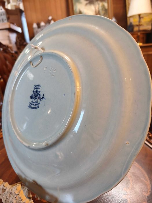Talerz ścienny Delft Blauw - Chemkefa - Stara kobieta nawlekająca igłę