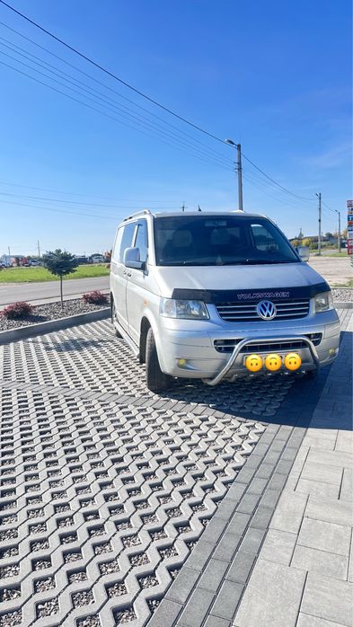 Volkswagen T5.