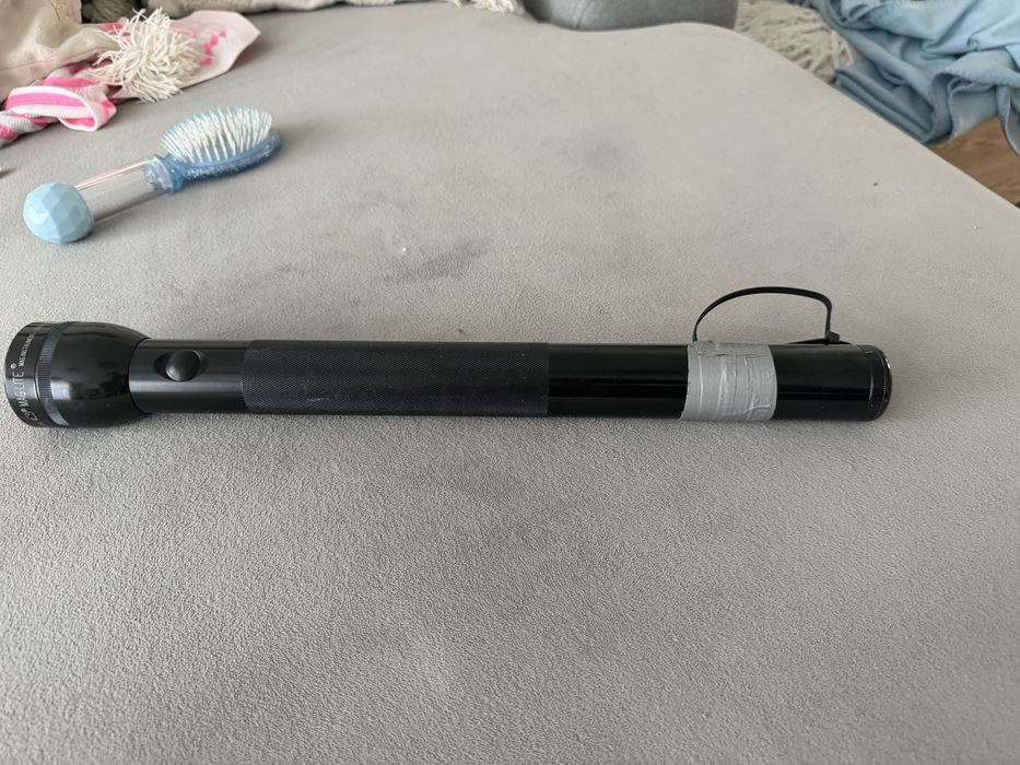 Latarka policyjna Mag-lite 6d baterie r20