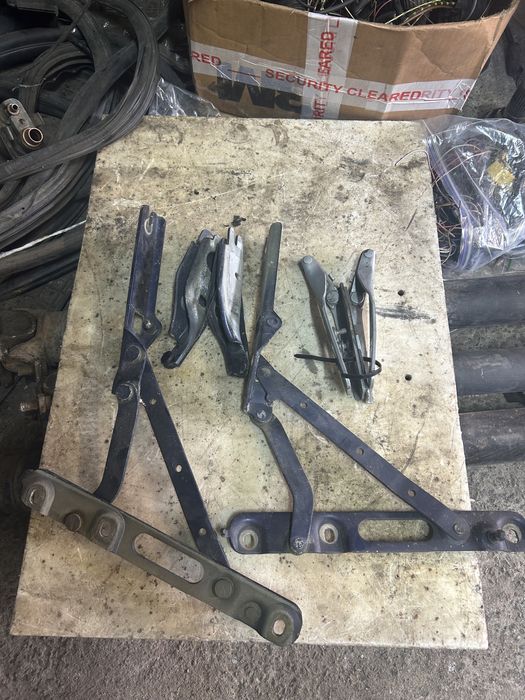 Продам петли на люк или кришку