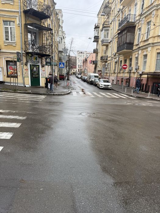Майдан незалежності, Сдам кімнату або офіс
