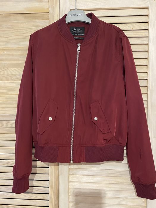 Бомбер Bershka