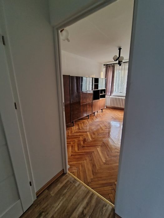 Wynajem mieszkania 3 pokoje łazienka i kuchnia parter - Widok 2