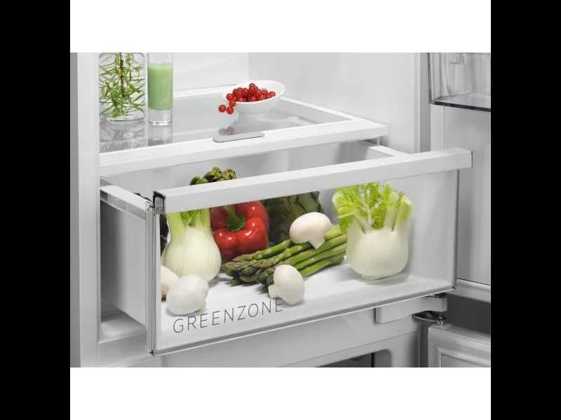 Lodówka z zamrażarką NoFrost AEG SCE818E8TS