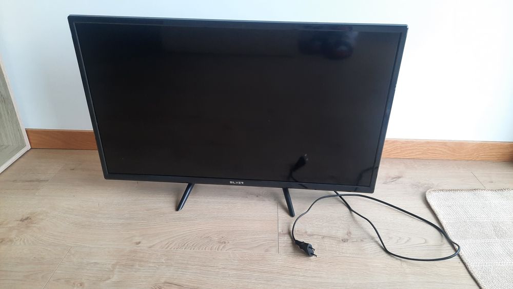TV Silver 32" HD 81cm - Preto
