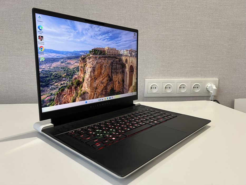 Игровой Alienware  x16 R1 - 16"  480Hz/ i7-13620H/ 16Gb/RTX 4050Gb /SSD 512GB