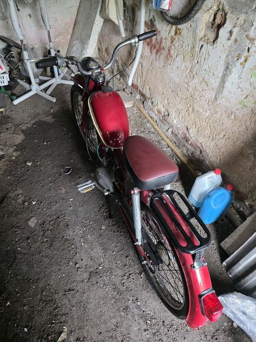 Sprzedam Komara na pedały 1975 rok odmalowany silnik po remoncie