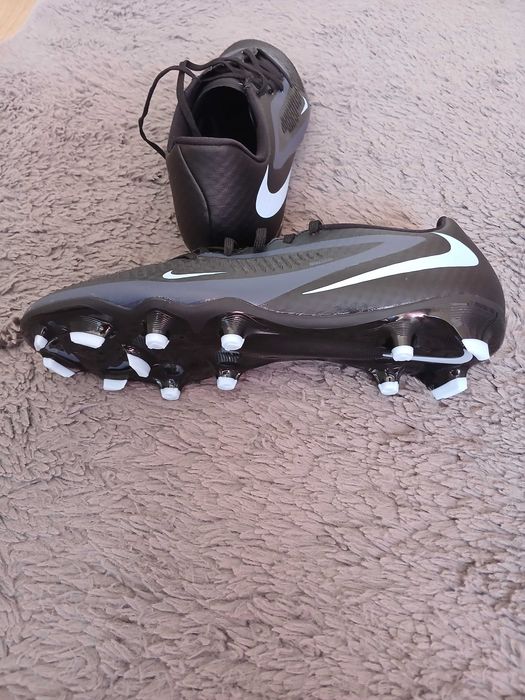 Chuteiras Nike Phantom 6 low academy