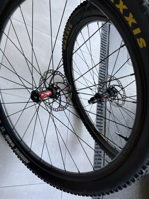 Rodas 29 DUKE Carbono