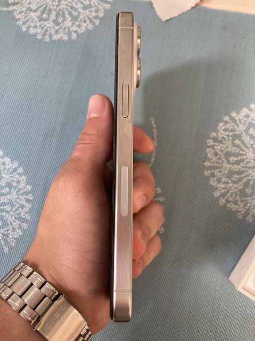 Продам iPhone 15 Pro Max 256gb r-Sim e-Sim