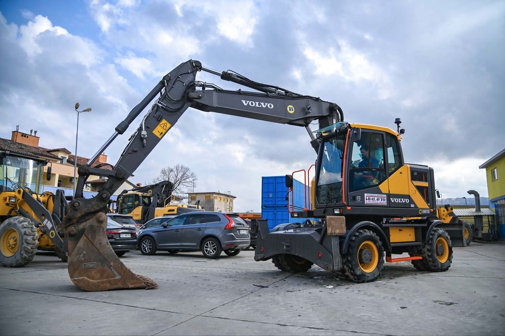 Екскаватор колісний Volvo