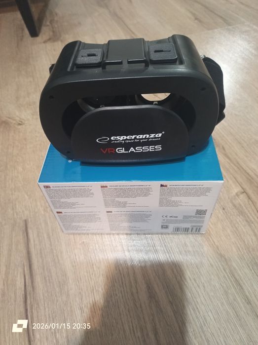 ВР окуляри для перегляду 3д відео через смартфон.