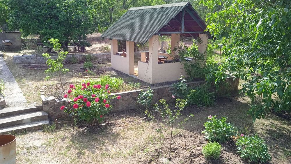 Дача, 8х8м, 2 поверха + гараж + підвал, 18 соток