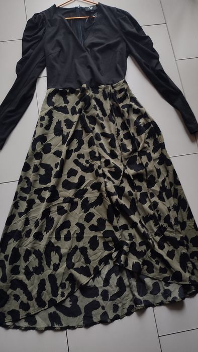 Елегантна жіноча сукня, розмір М