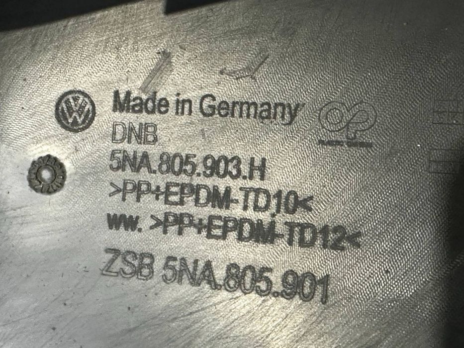 Бампер передний VW Tiguan 2 (2021 2022 2023 2024 г.) Спойлер накладка