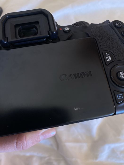 Canon 200D + Lente 18-55mm + Mala e acessórios| Segunda mão