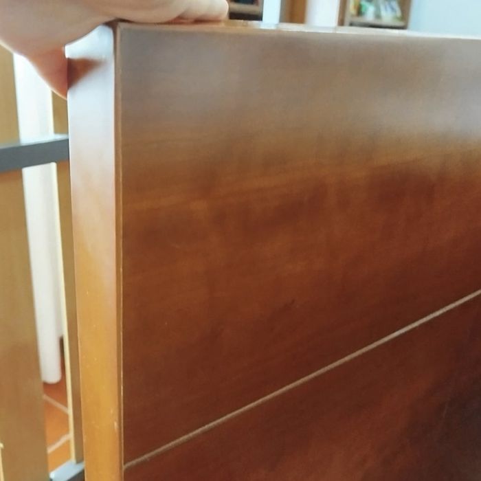 Cama em cerejeira com estrado