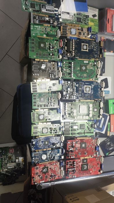 Karty graficzne uszkodzone oczyszczone złom elektroniczny
