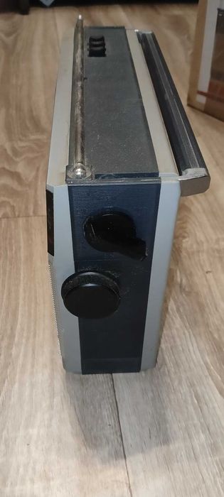 Винтажный радиоприёмник VEF 221, выпущенный Рижским ПО «ВЭФ» с 1988 г