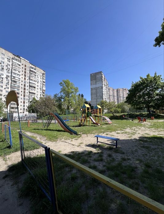 Власник. Продам 3-х кім. з ремонтом. Метро Деміївська 2хв, Держ прогрм