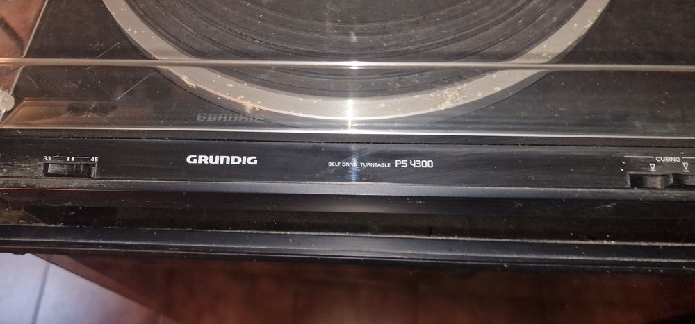Gira discos Grundig PS 4300