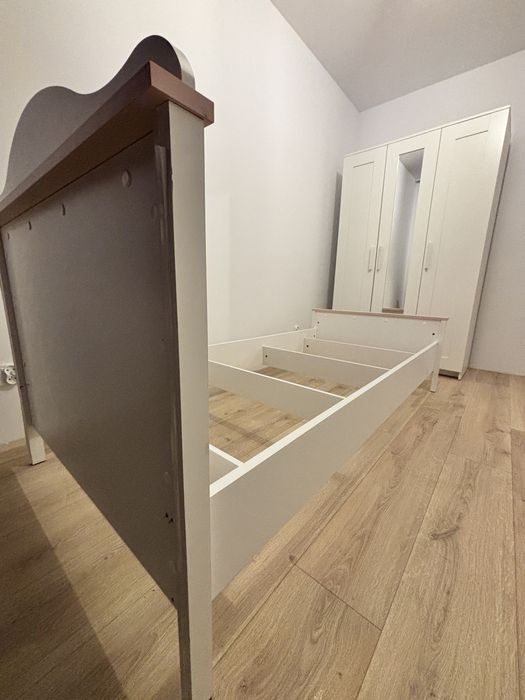 Komplet łózko, szafa, stolik nocny