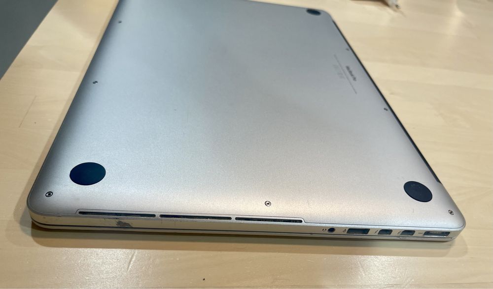 Apple MacBook Pro Retina 15インチ A1398 2015 Apple Macbook Pro 15 Retina A1398 i7 2.8GHz SSD 1TB AMD