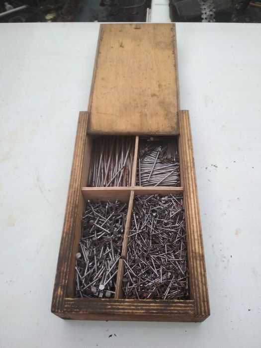 Набор гвоздей  ящик