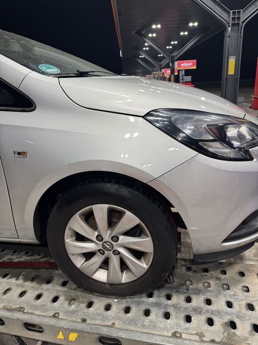 Opel Corsa E lampa prawa H7 igła